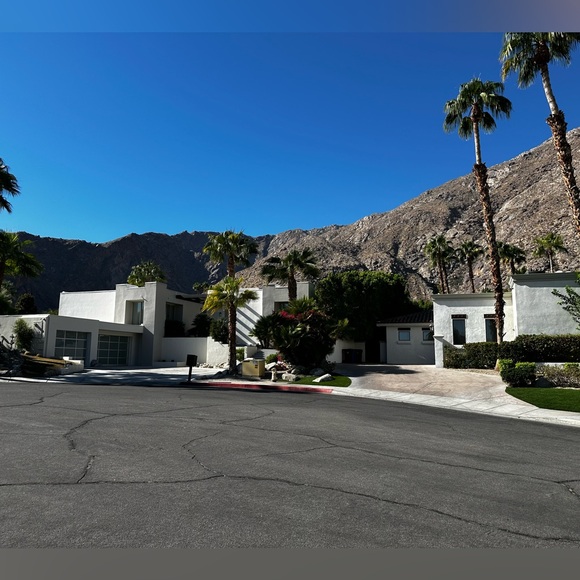 Meet your Posher, Palm springs - Picture 2 of 2